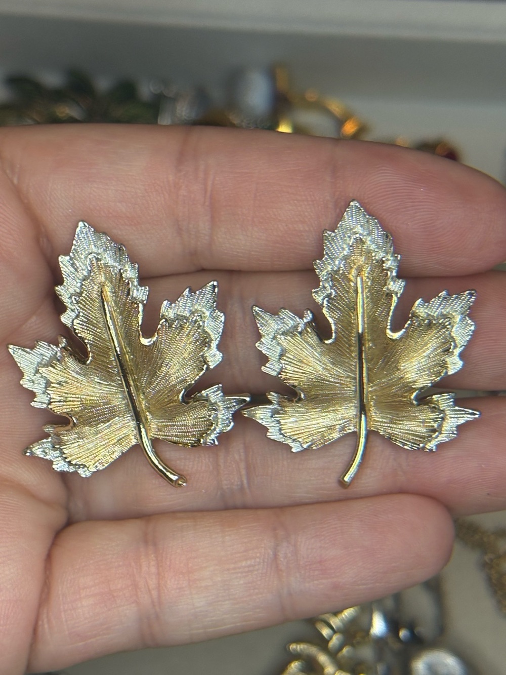 Vintage Sarah Coventry Gold Tone Maple Leaf Clip-On Earrings